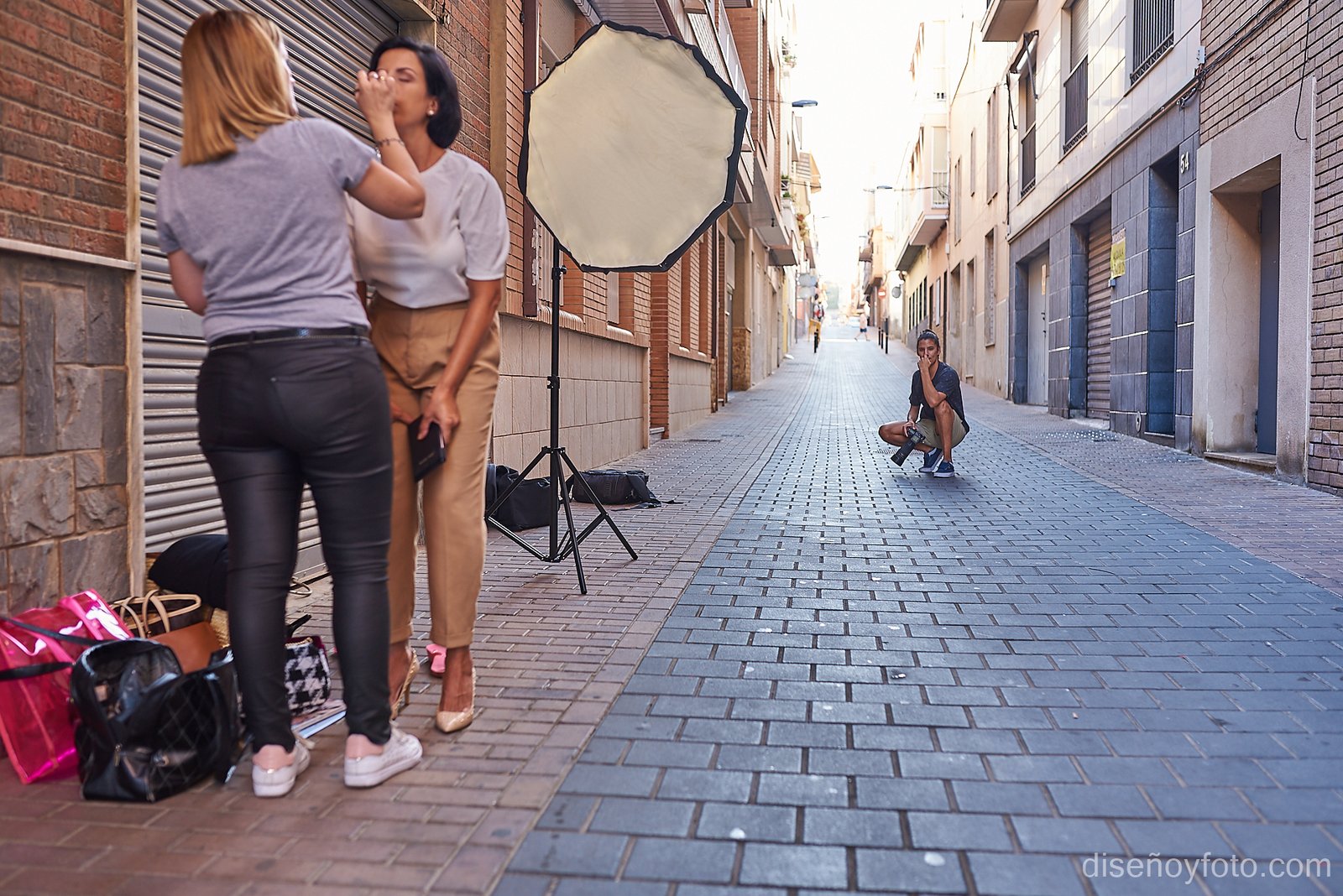 Sesión de fotos con temática feminista, mujer independiente y emprendedora