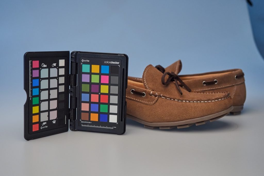 fotografo de zapatos alicante calibrando la fidelidad de color con colorchecker xrite fotografía de producto