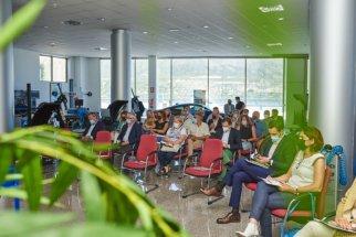 Diseño y Foto con Atalayas Ciudad Empresarial 2025 Alicante