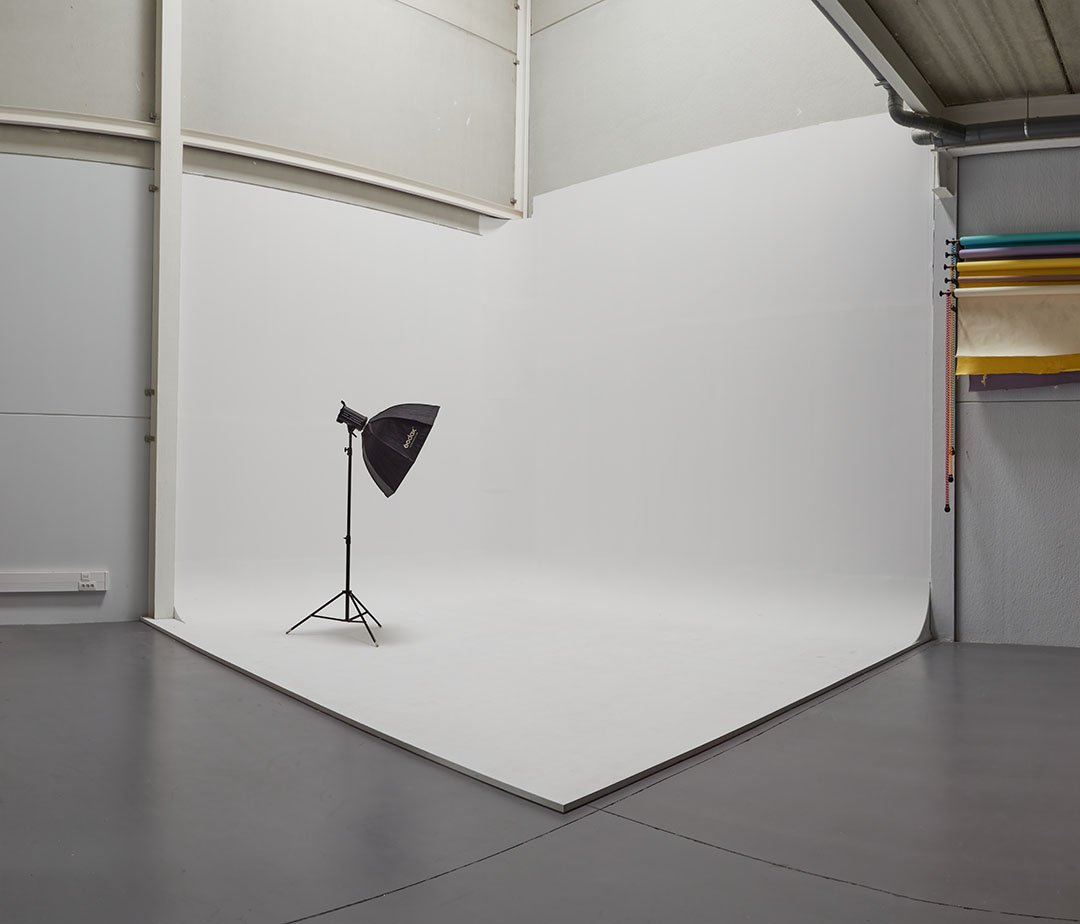 Estudio fotográfico vídeo alicante ciclorama blanco sesión de fotos
